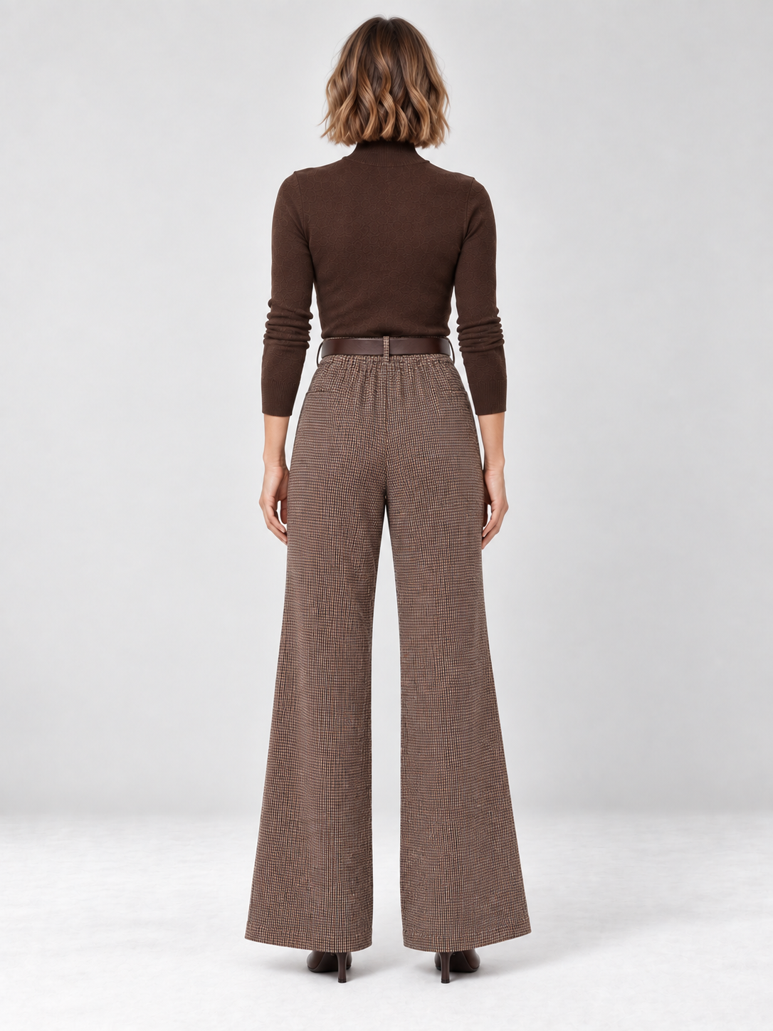 Pantaloni svasati in lana a microquadretti — Ariane