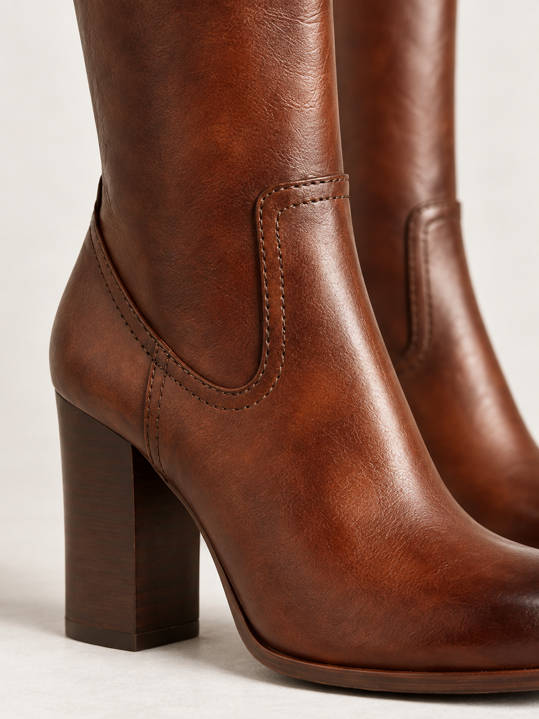 Bottes hautes en cuir à talon bloc — Apolline
