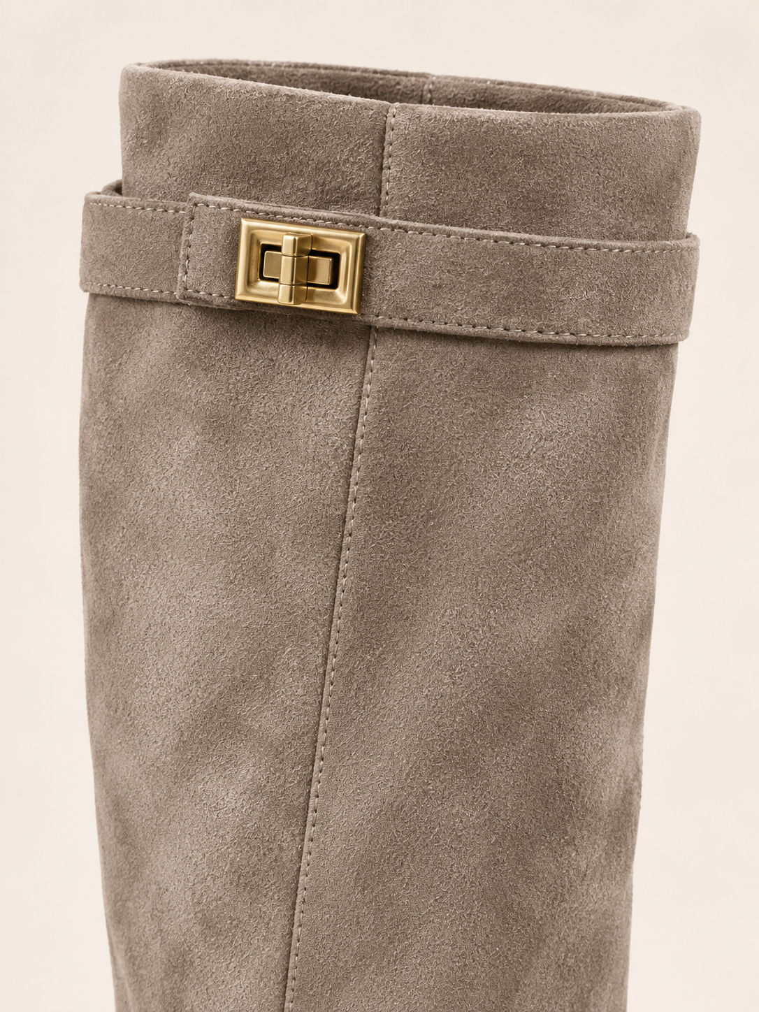 Amandine — Beige — Détail du fermoir et de la matière