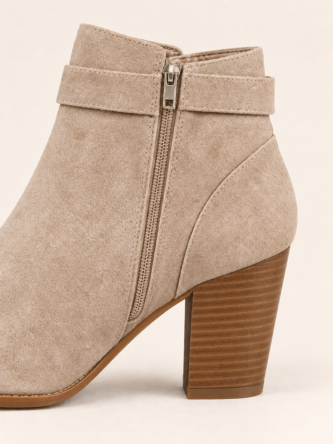 Stivaletti in suede con fiocco laterale — Lucile