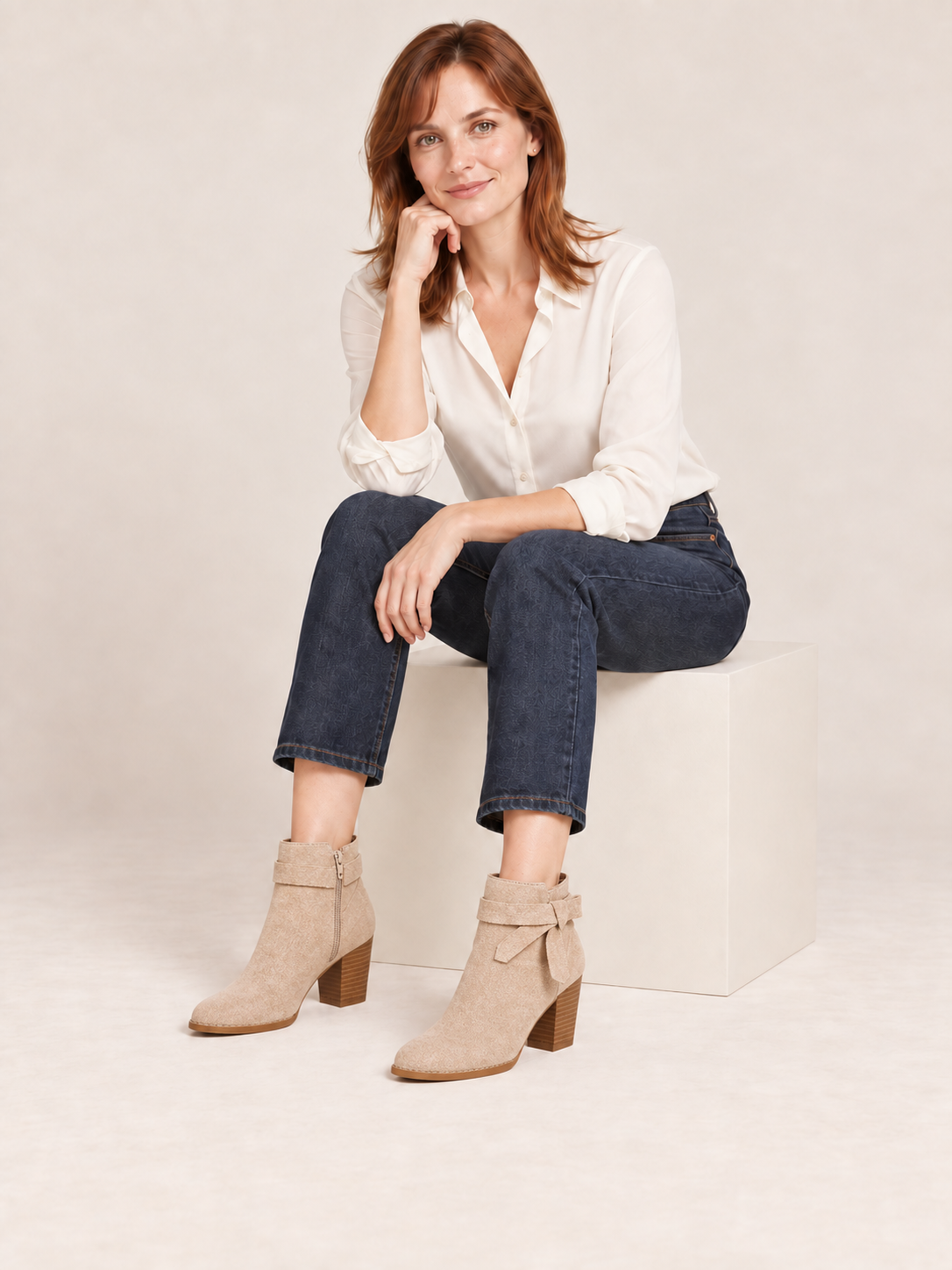 Stivaletti in suede con fiocco laterale — Lucile