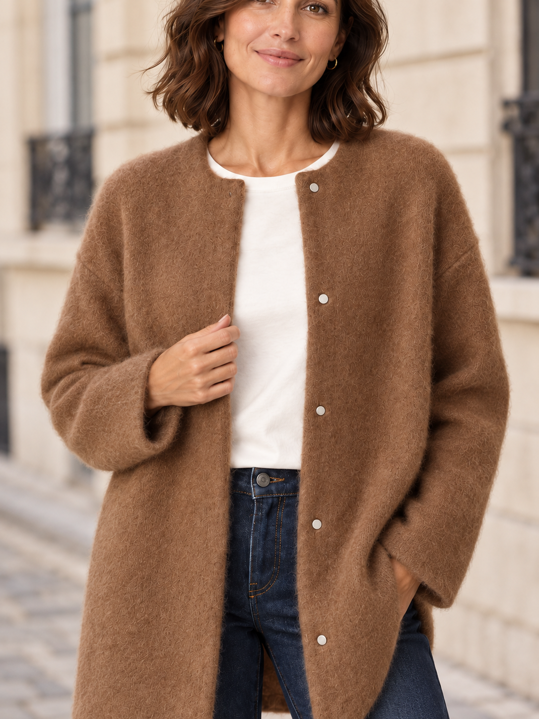 Bérengère — Caramel — détail du col et des boutons-pression