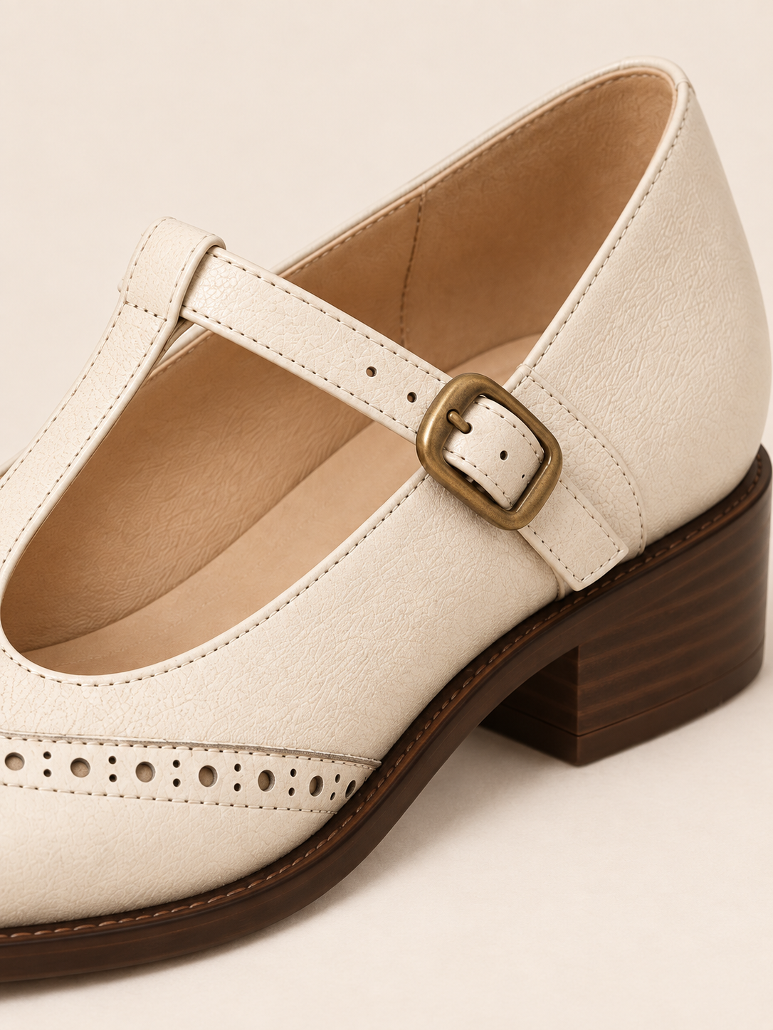 Blandine — Beige — détail de la bride et de la boucle
