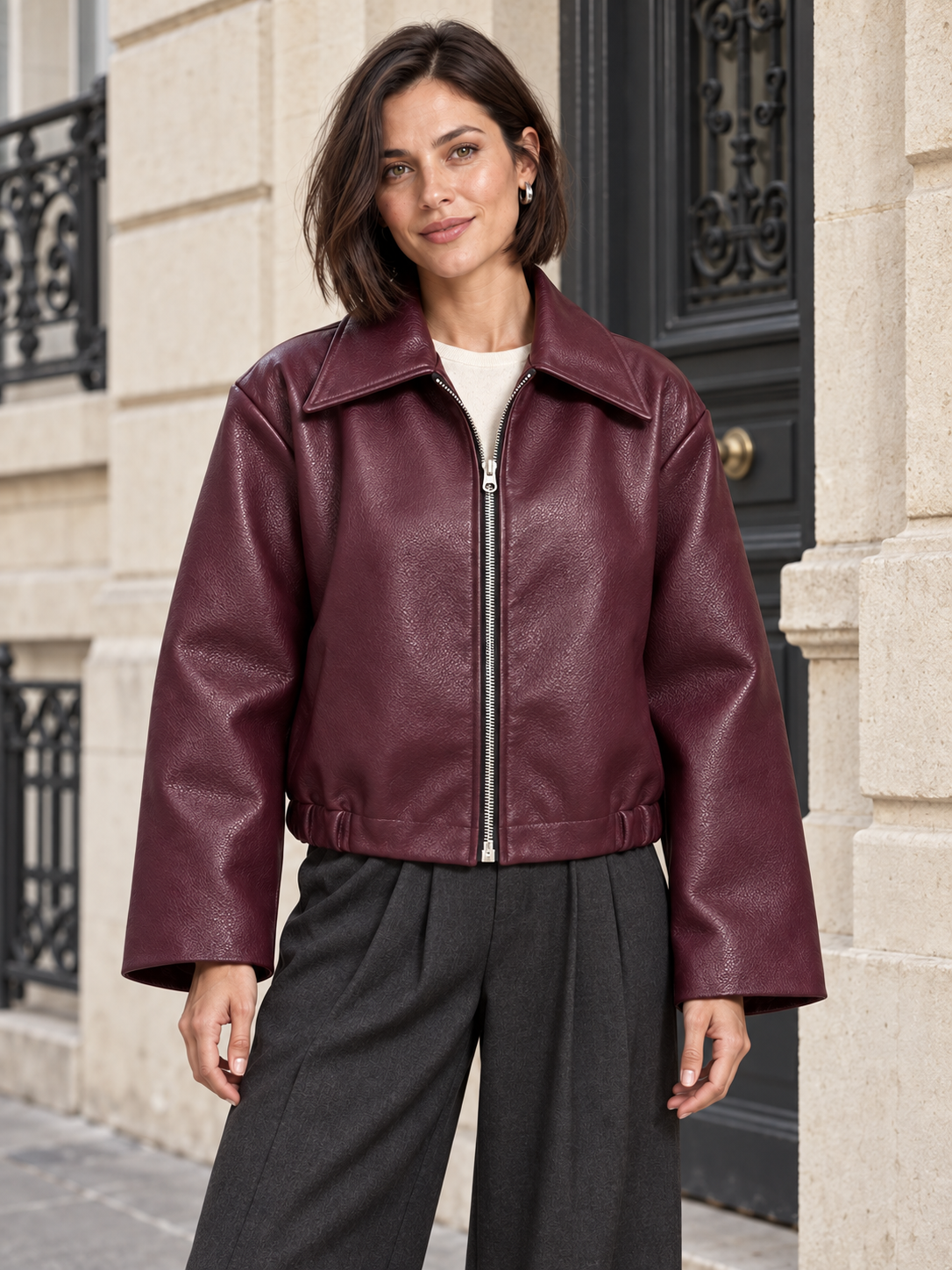 Veste courte en cuir bordeaux — Sixtine