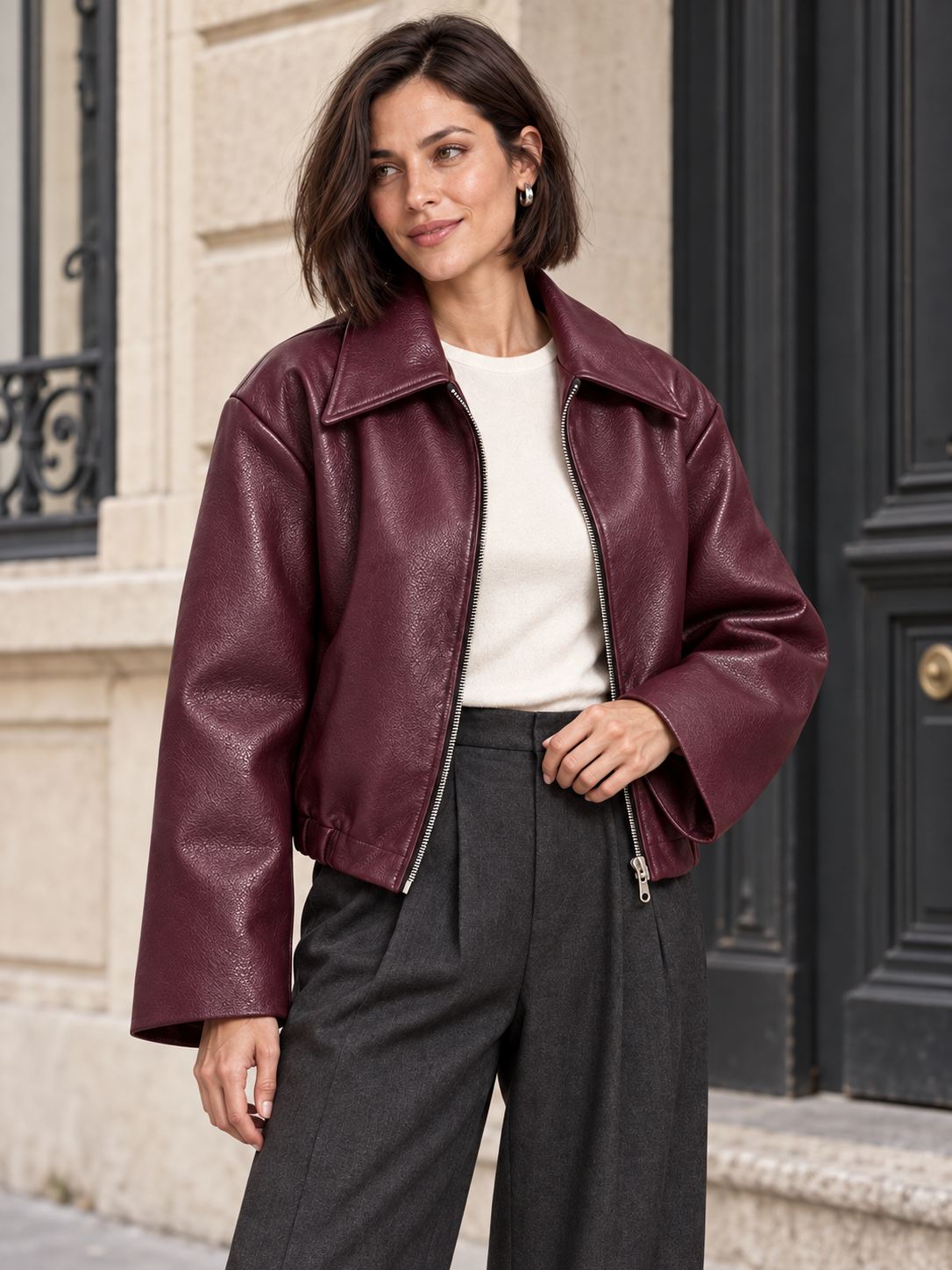 Veste courte en cuir bordeaux — Sixtine