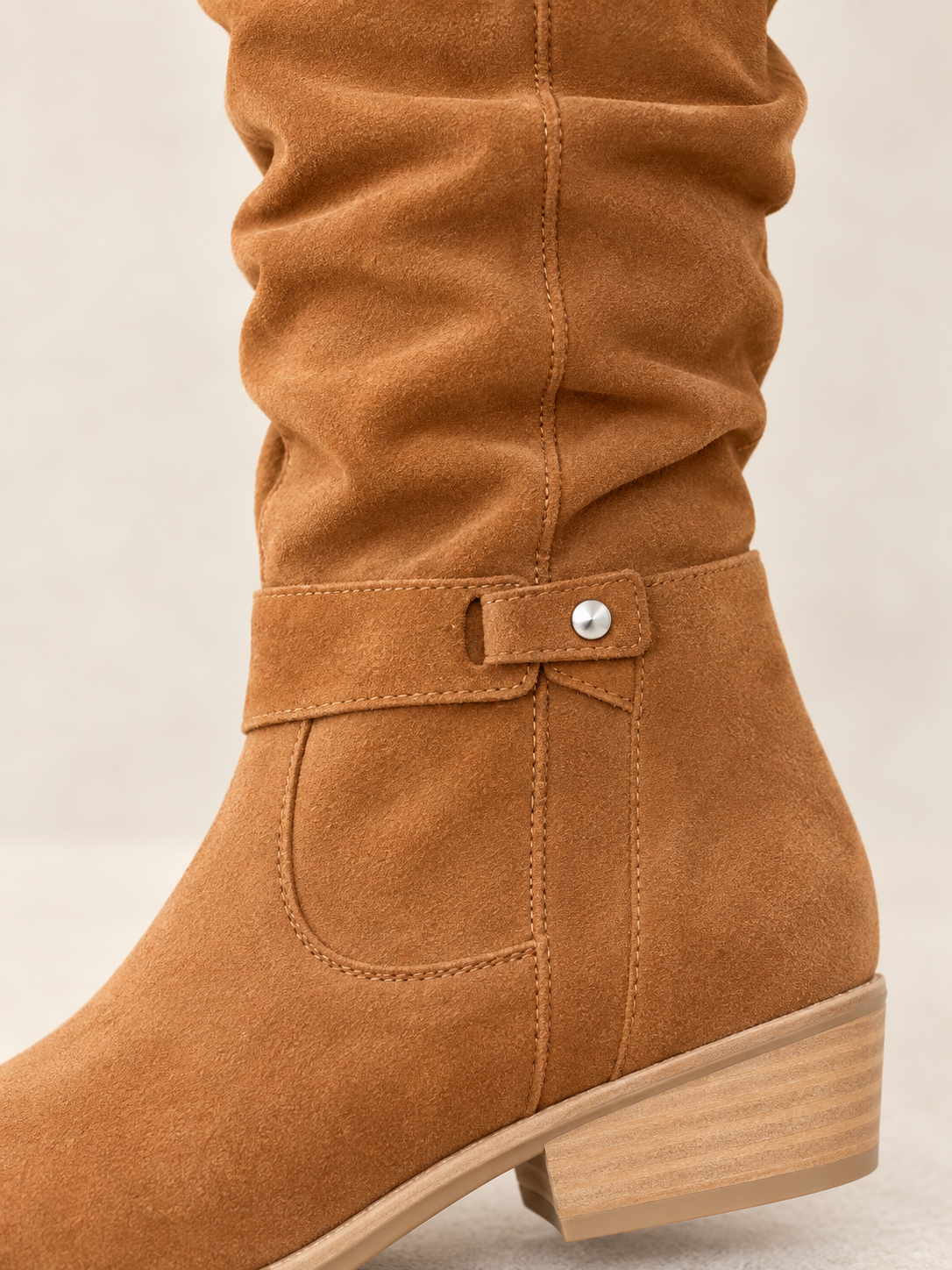 Bottes en suède à tige plissée — Émilie