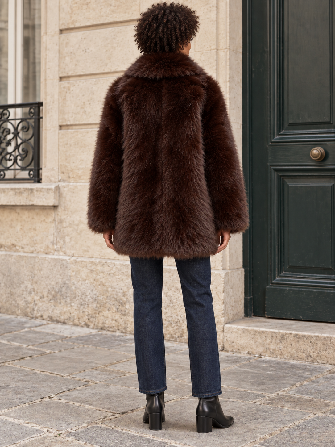 Léontine — Faux fur coat with large collar