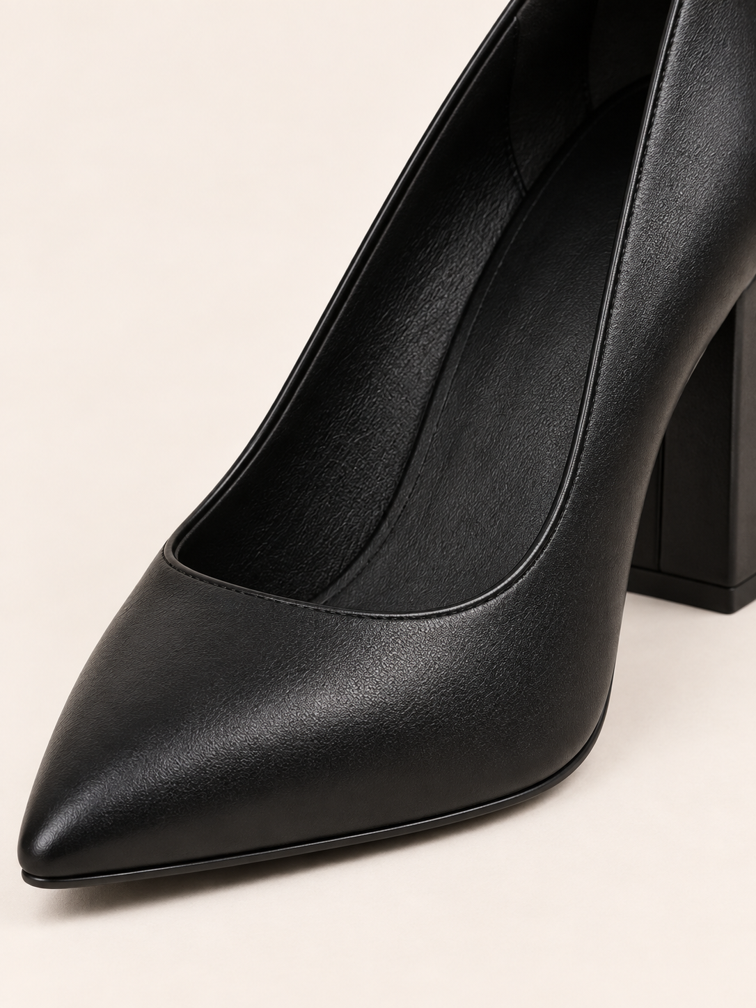 Escarpins Clotilde noir — détail de la tige