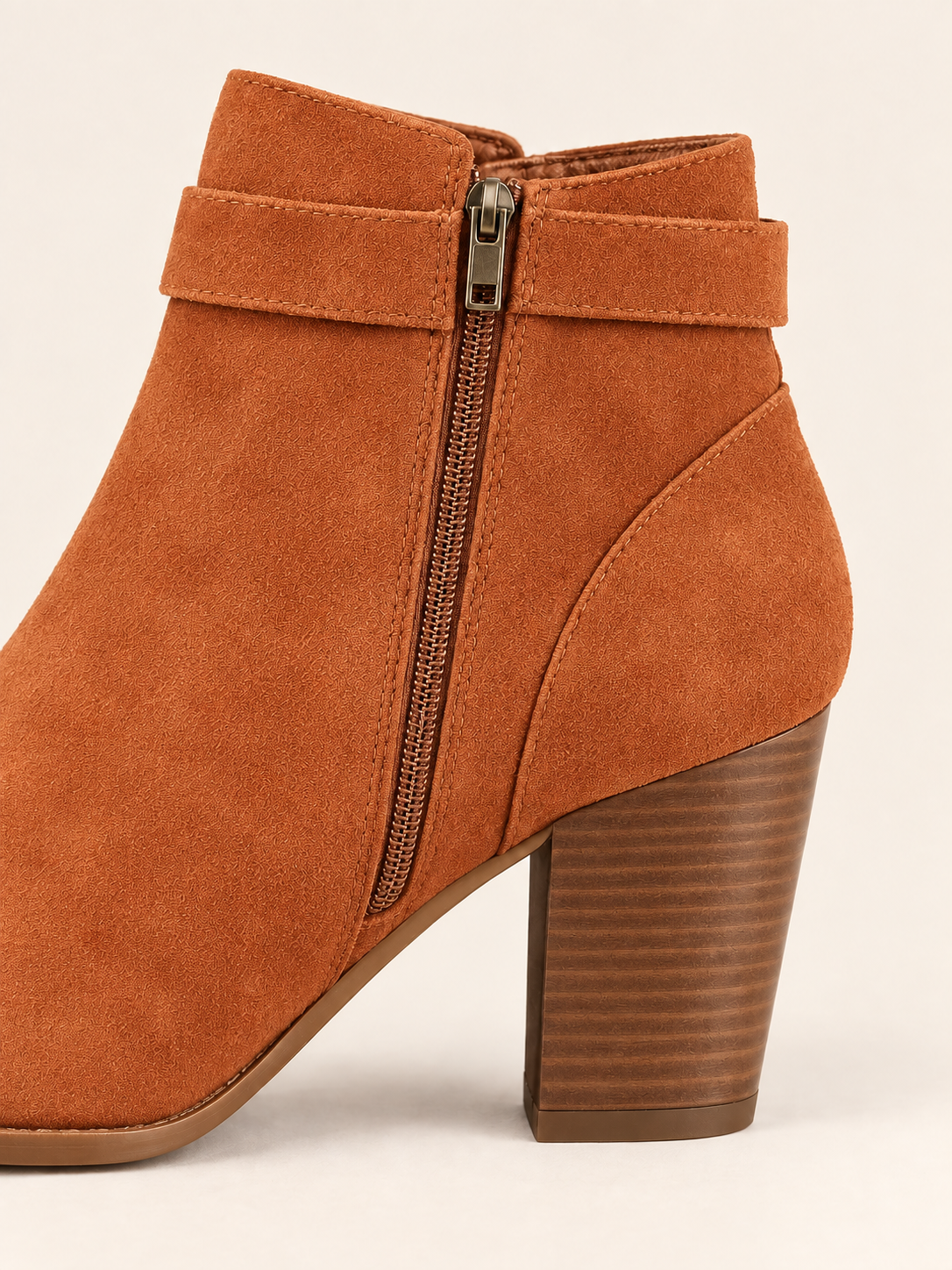 Stivaletti in suede con fiocco laterale — Lucile