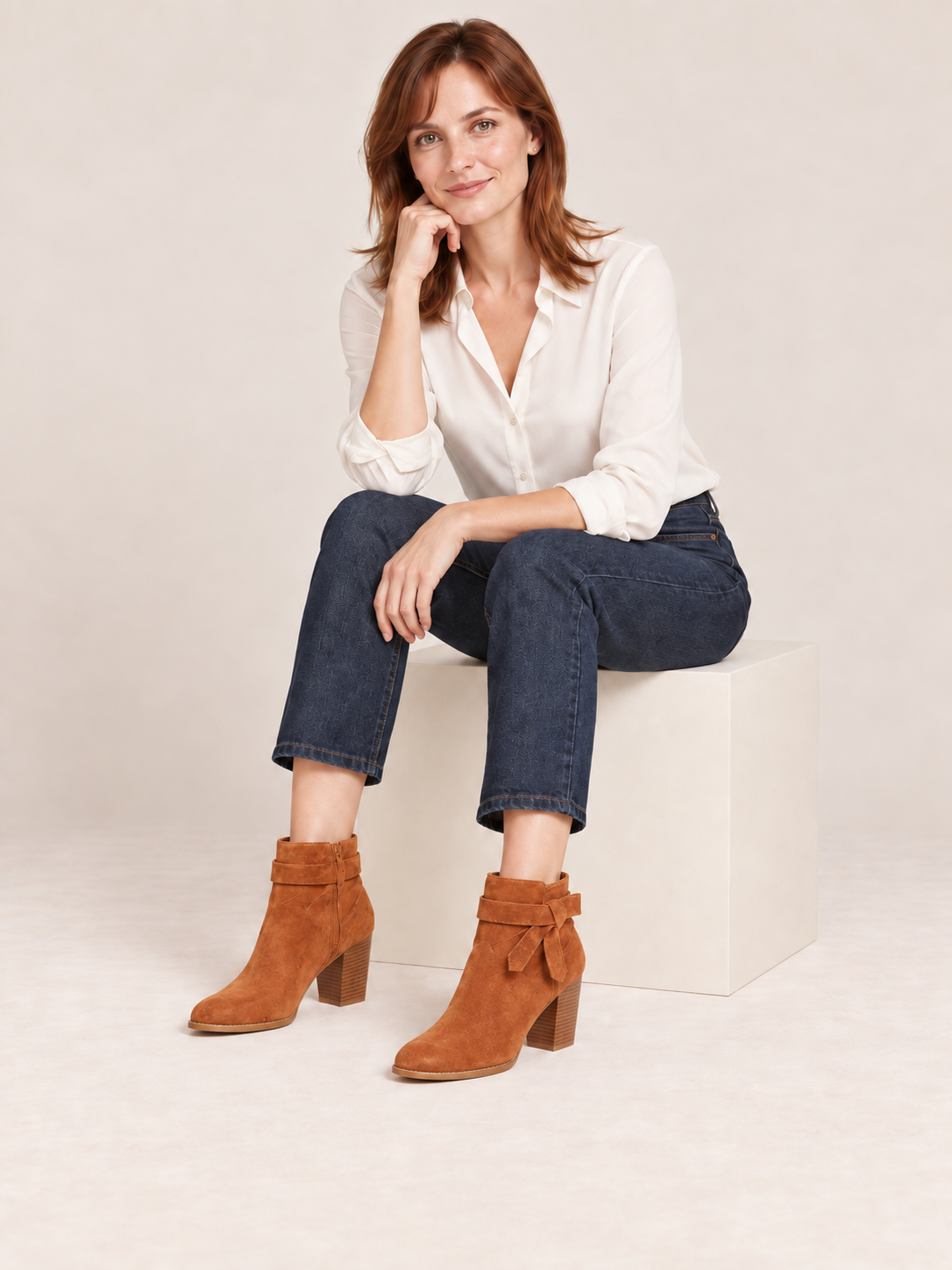 Stivaletti in suede con fiocco laterale — Lucile