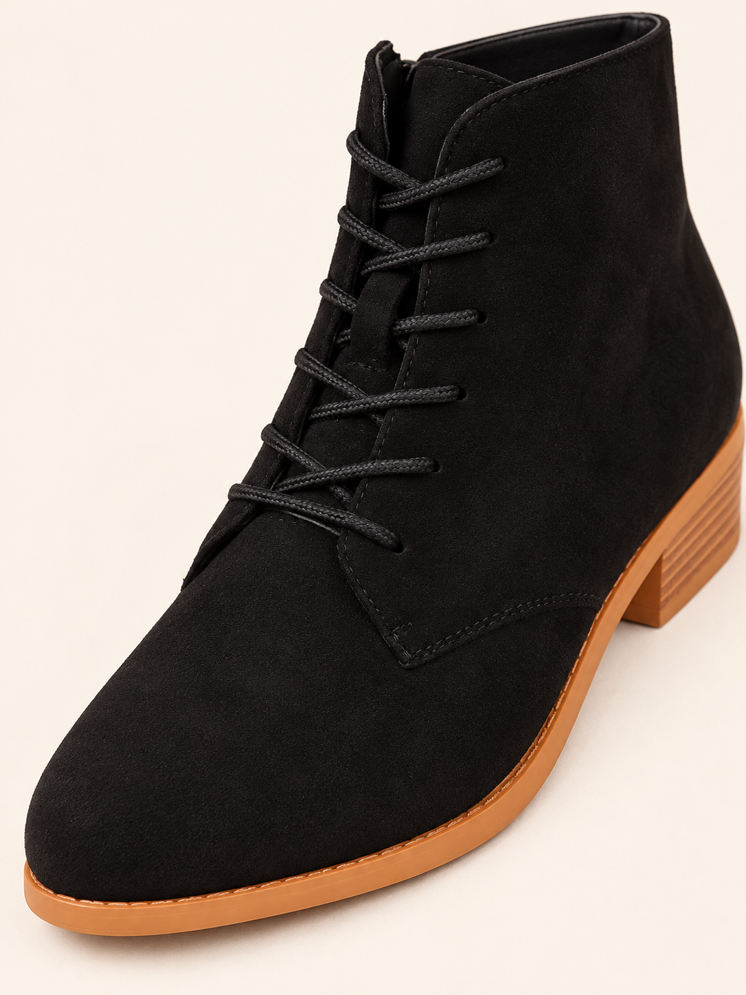 Domitille — Noir — Bottines en suède à lacets, détail des lacets et du suède