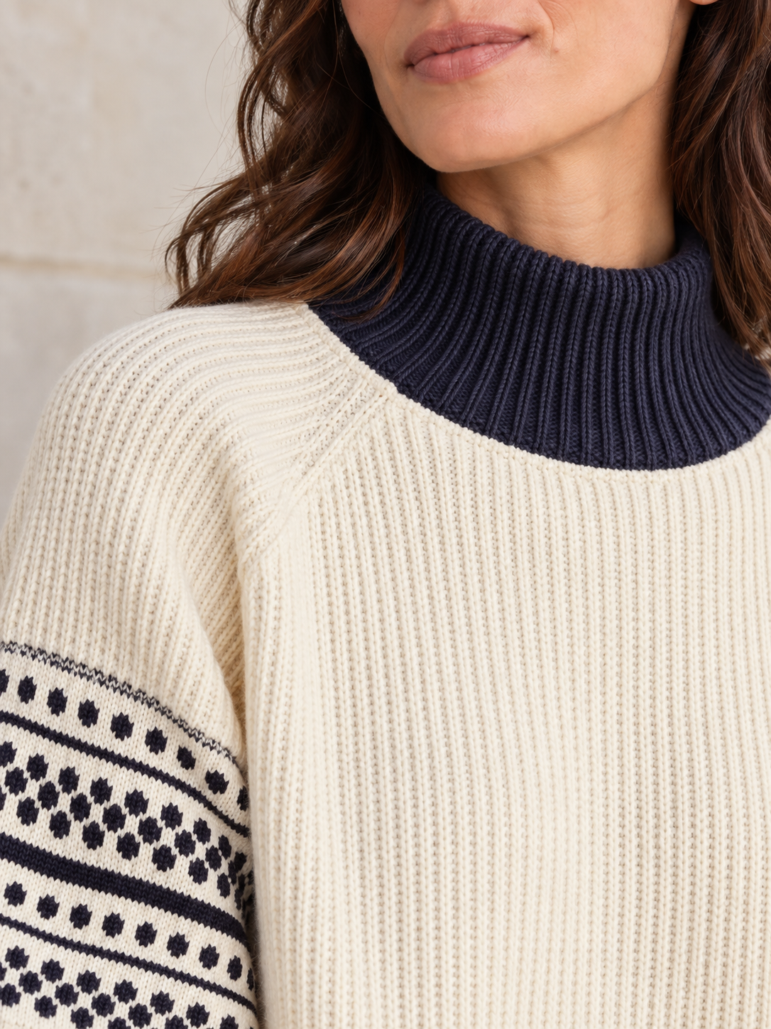 Pull en laine à manches jacquard et poignets boutonnés — Pauline