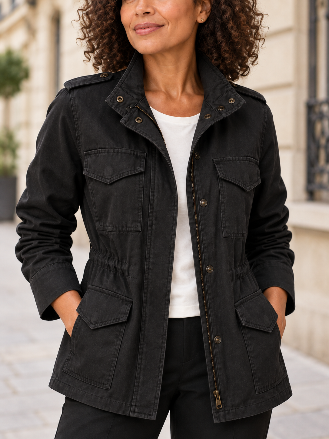 Gaëlle — Noir — Détail du col et des poches