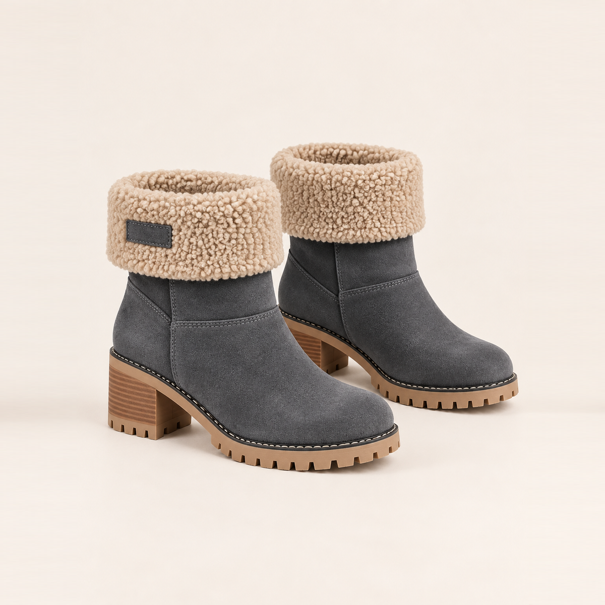Stivaletti in finta pelle scamosciata con risvolto in sherpa — Florine