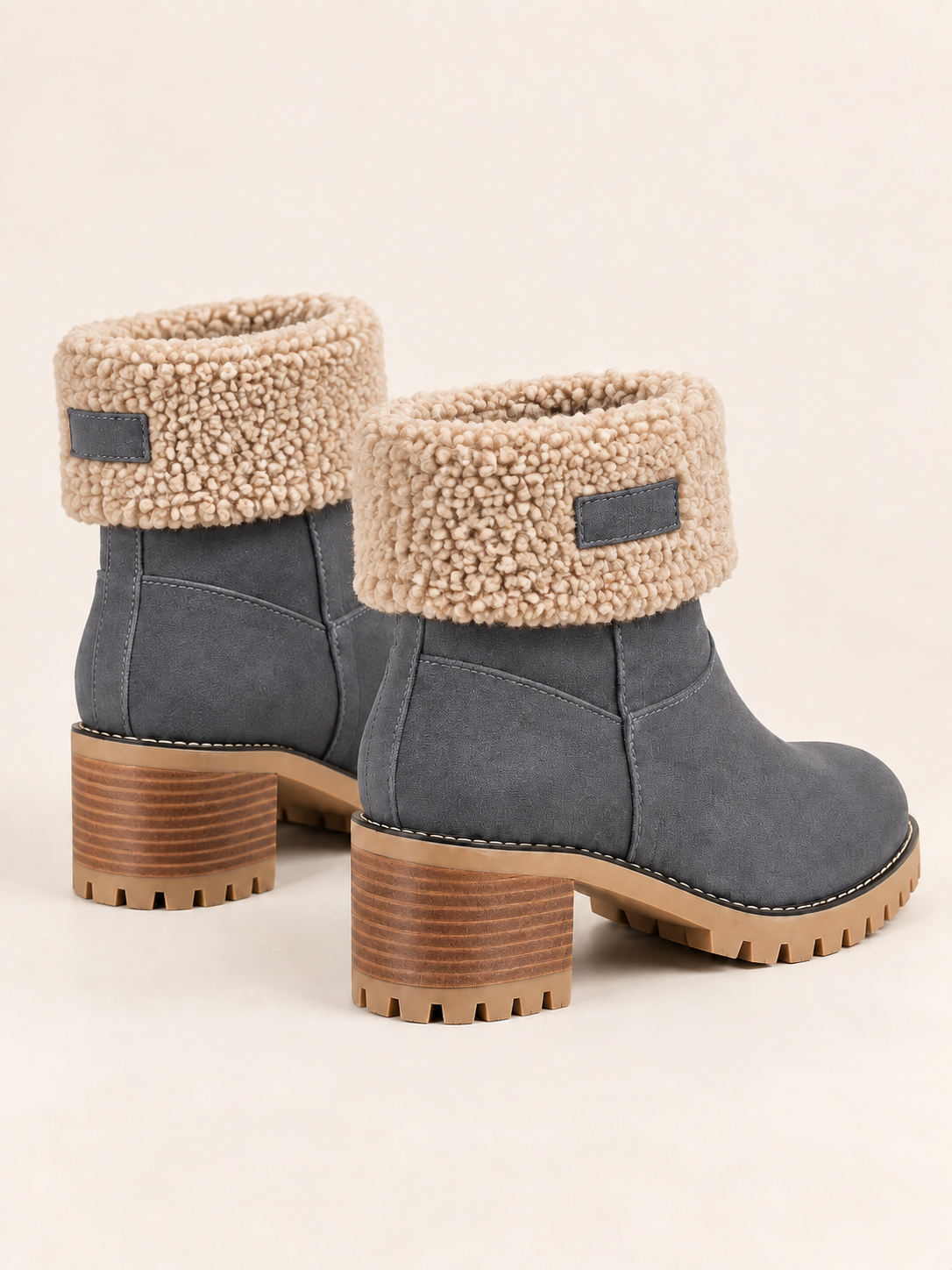Stivaletti in finta pelle scamosciata con risvolto in sherpa — Florine
