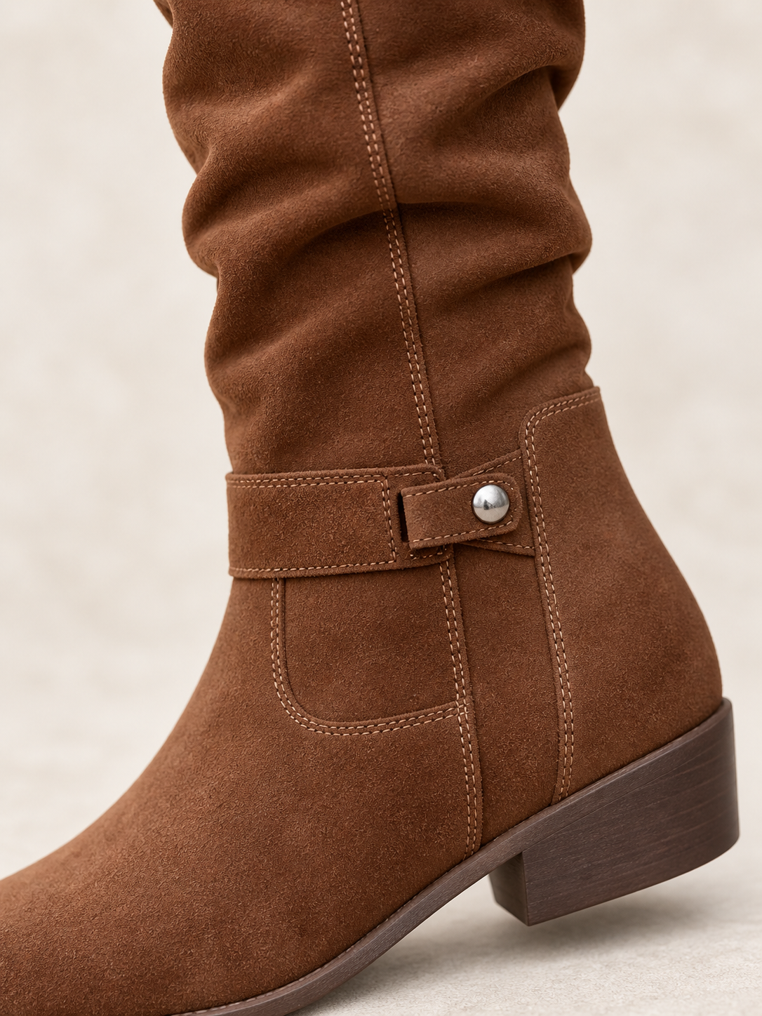 Bottes en suède à tige plissée — Émilie
