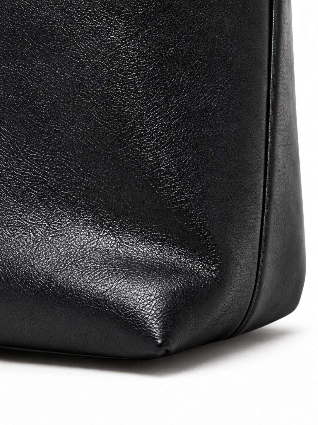 Borsa tote in pelle da portare a mano o a spalla — Claudine