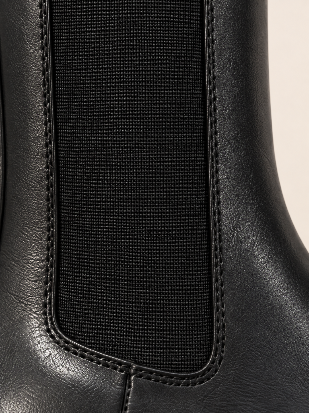 Bottes Chelsea en cuir à semelle crantée — Alix