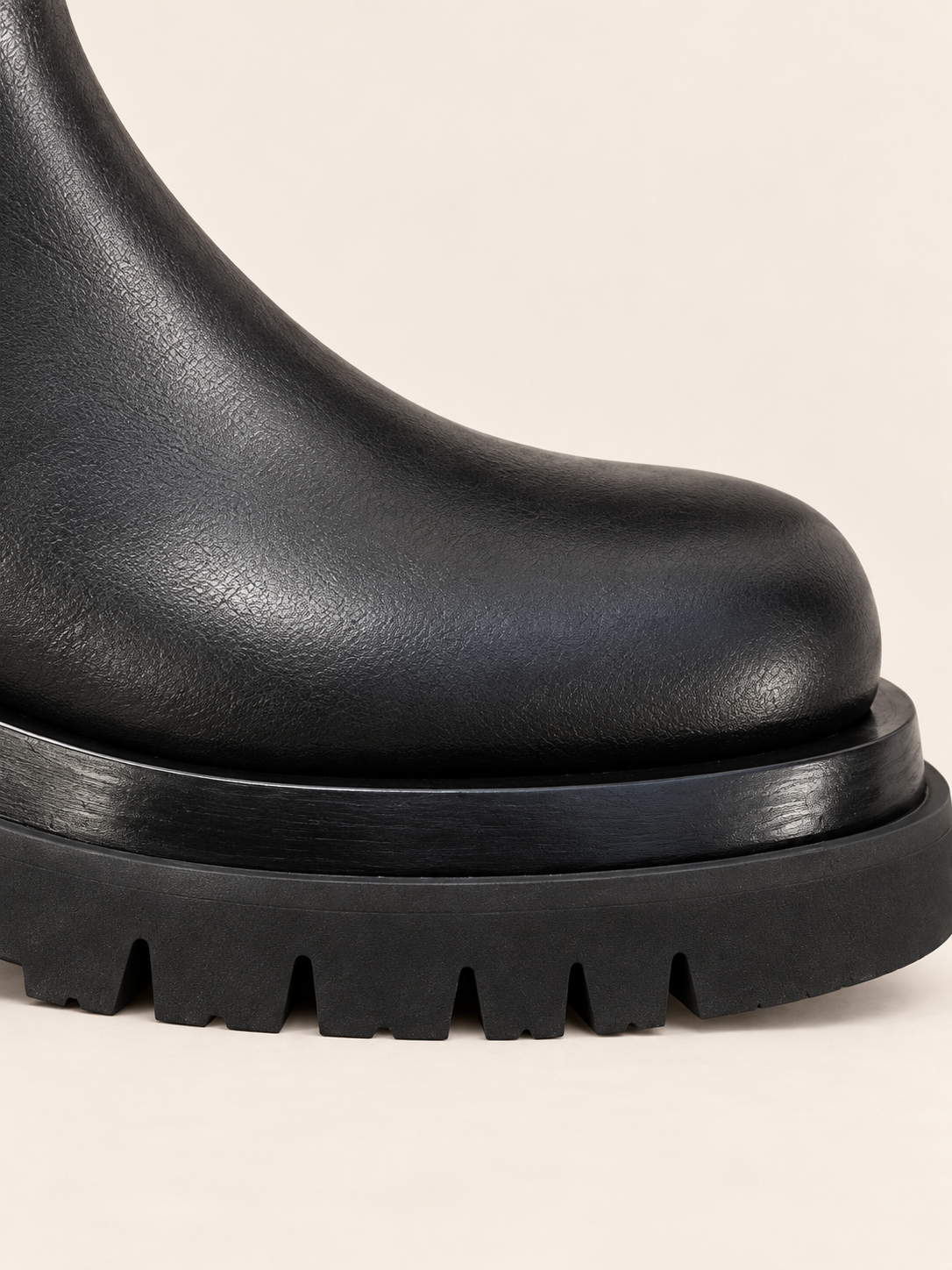Bottes Chelsea en cuir à semelle crantée — Alix