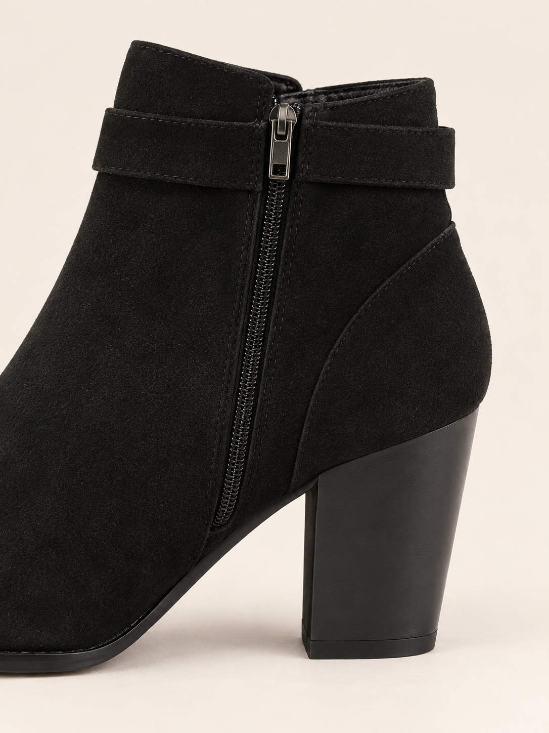 Stivaletti in suede con fiocco laterale — Lucile