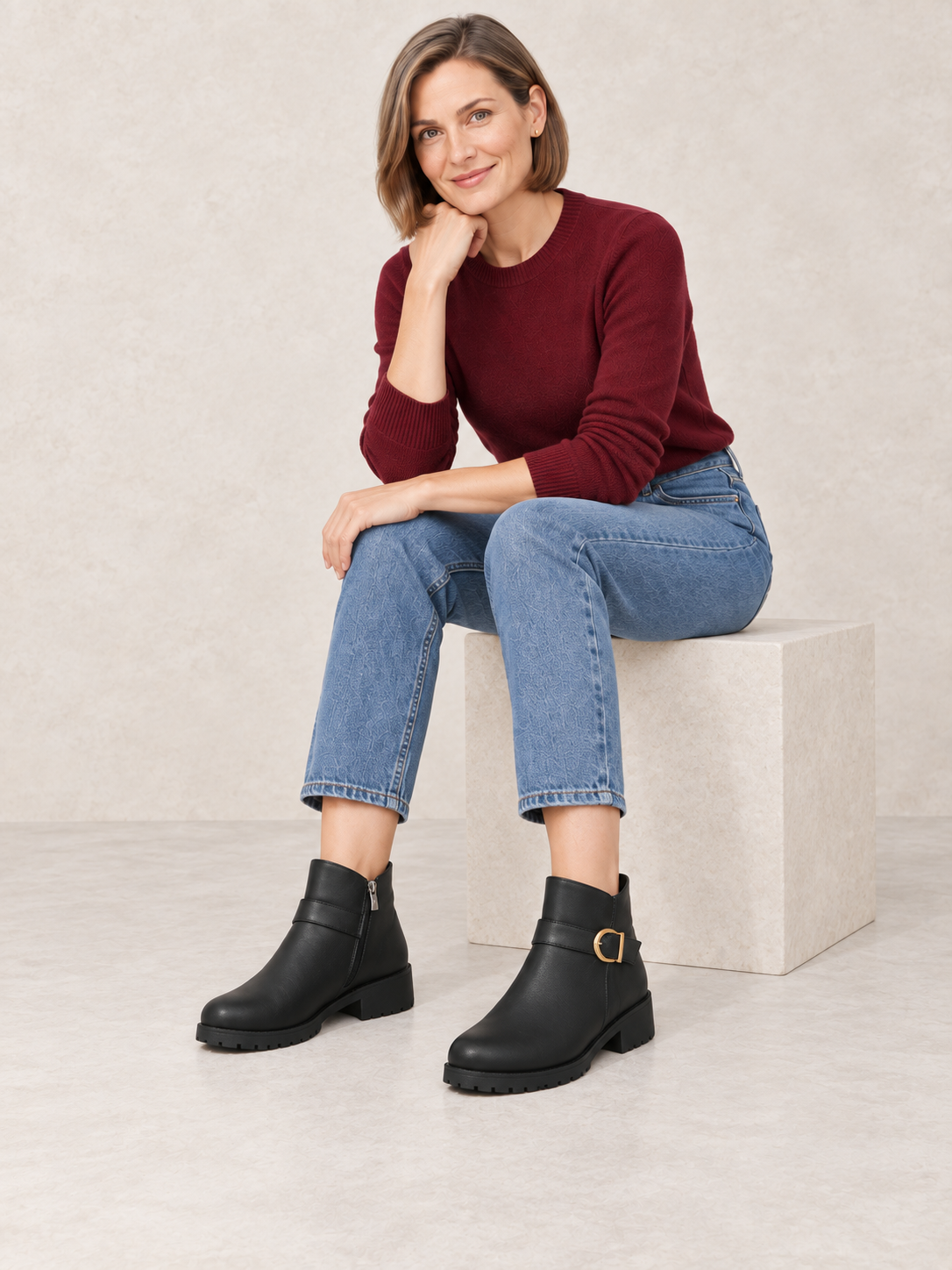 Bottines en cuir à boucle dorée — Pauline
