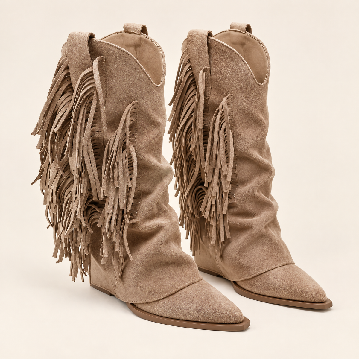 Taupe — 01 — Paire carrée sur fond écru