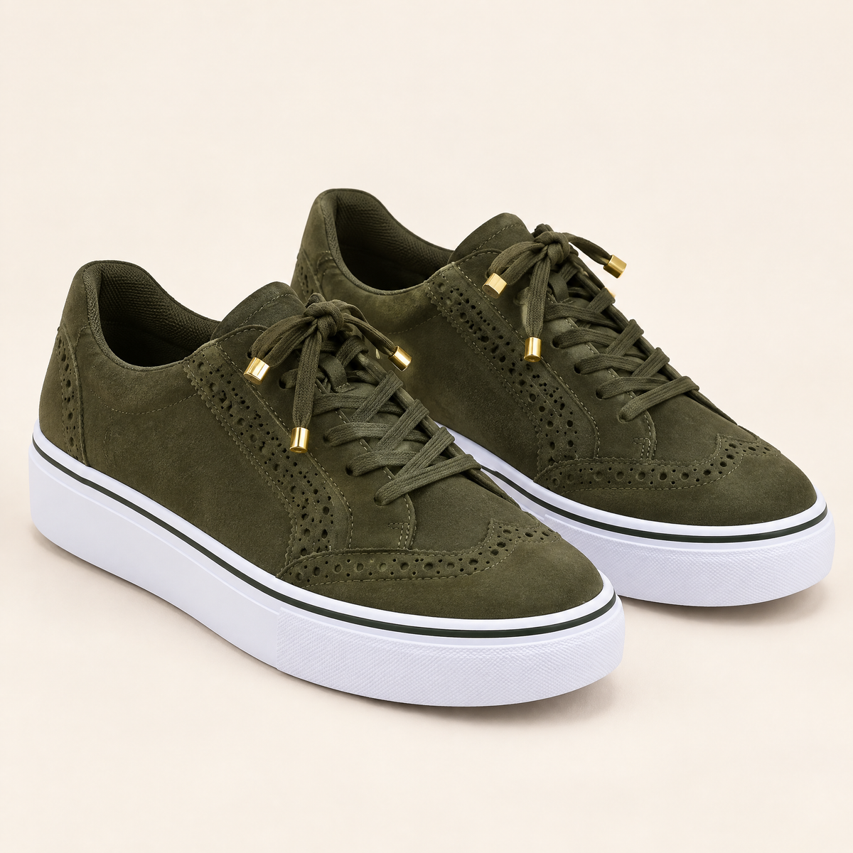 Vert Kaki — 01 — Paire trois-quarts carrée sur fond écru