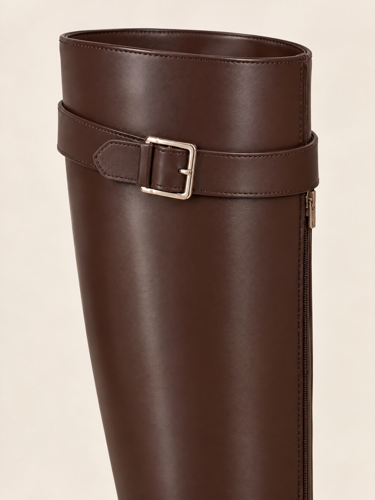 Marron Chocolat — 07 — Détail bride et boucle