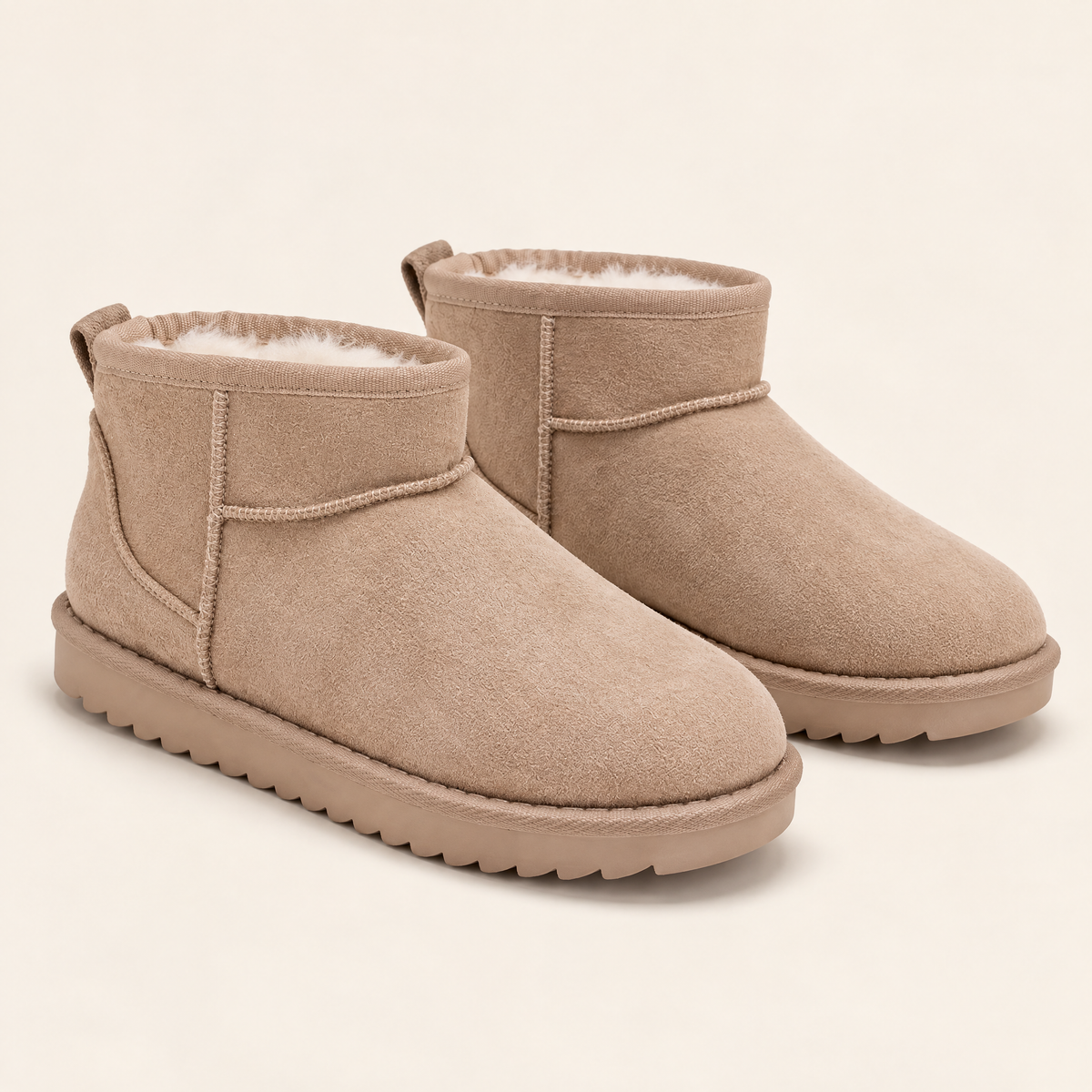 Beige Taupe — 01 — Paire carrée sur fond écru