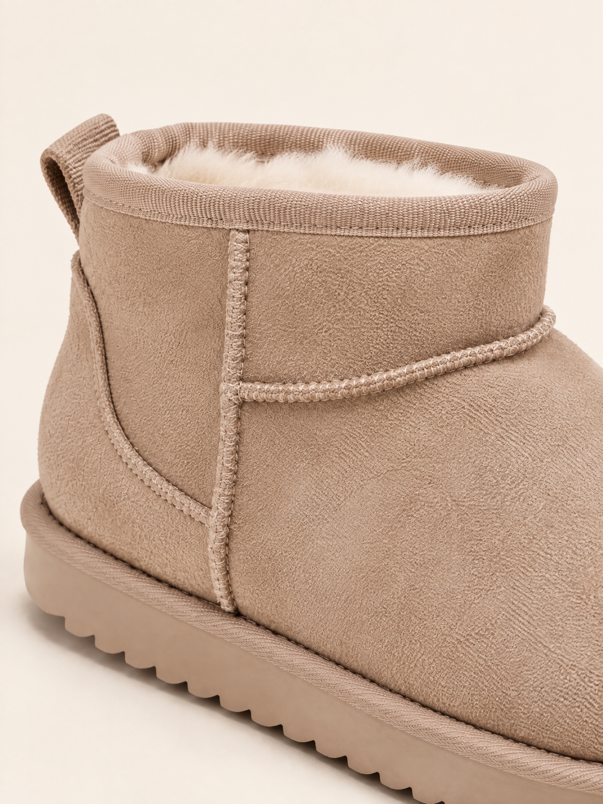 Beige Taupe — 07 — Détail col, doublure et matière