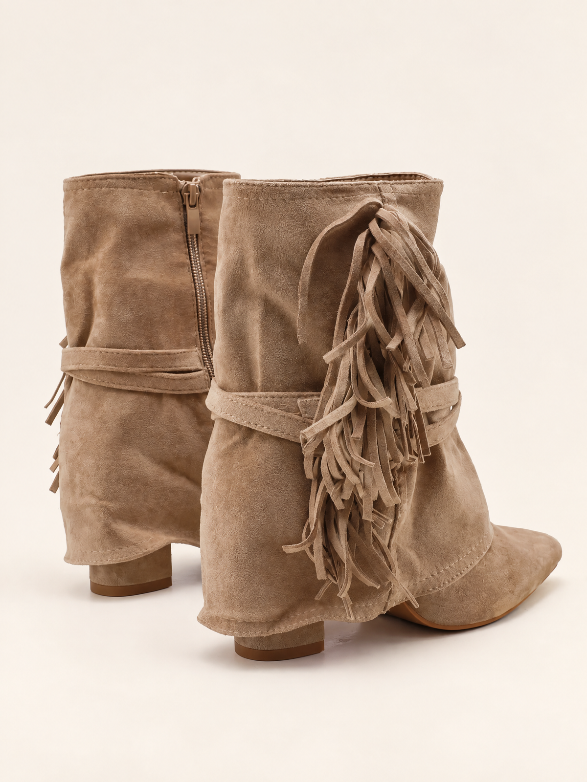 Beige Taupe — 06 — Arrière trois-quarts et fermeture zippée