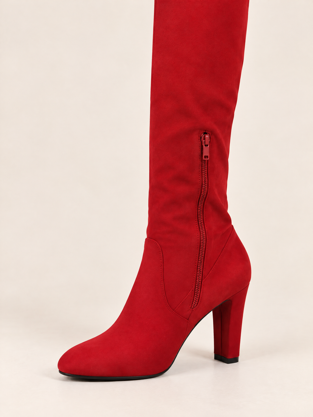 Rouge — Rouge 08 — Détail zip latéral et talon