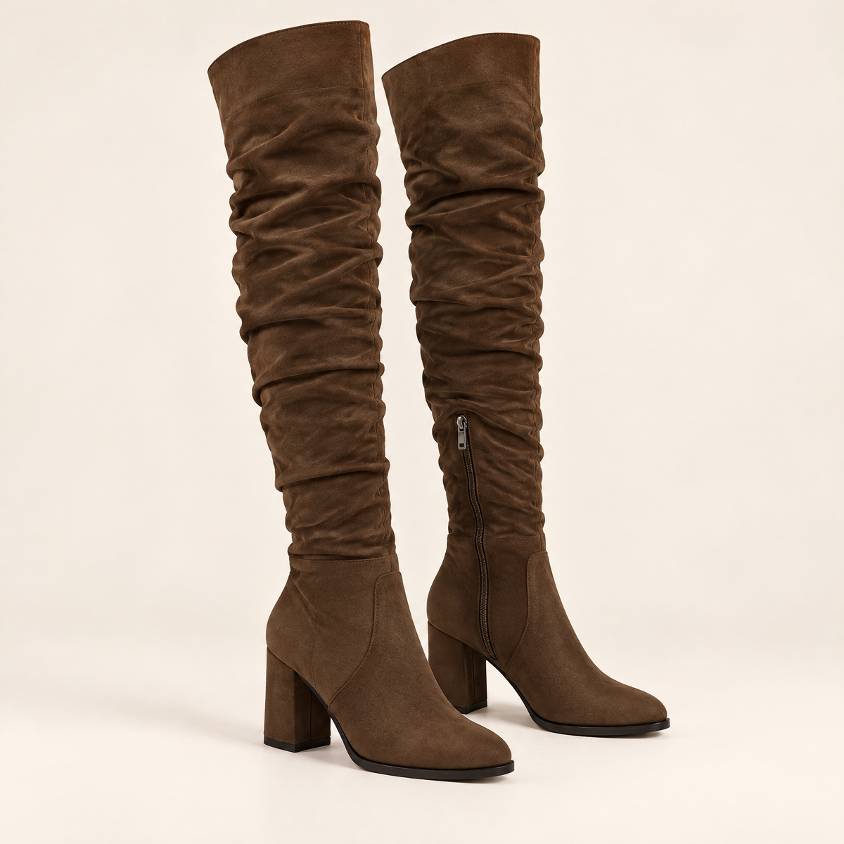 Chocolat — 01 — Couverture paire trois-quarts