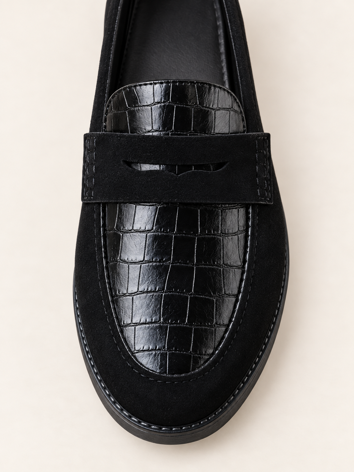Noir — 07 — Détail bride penny et plateau effet croco