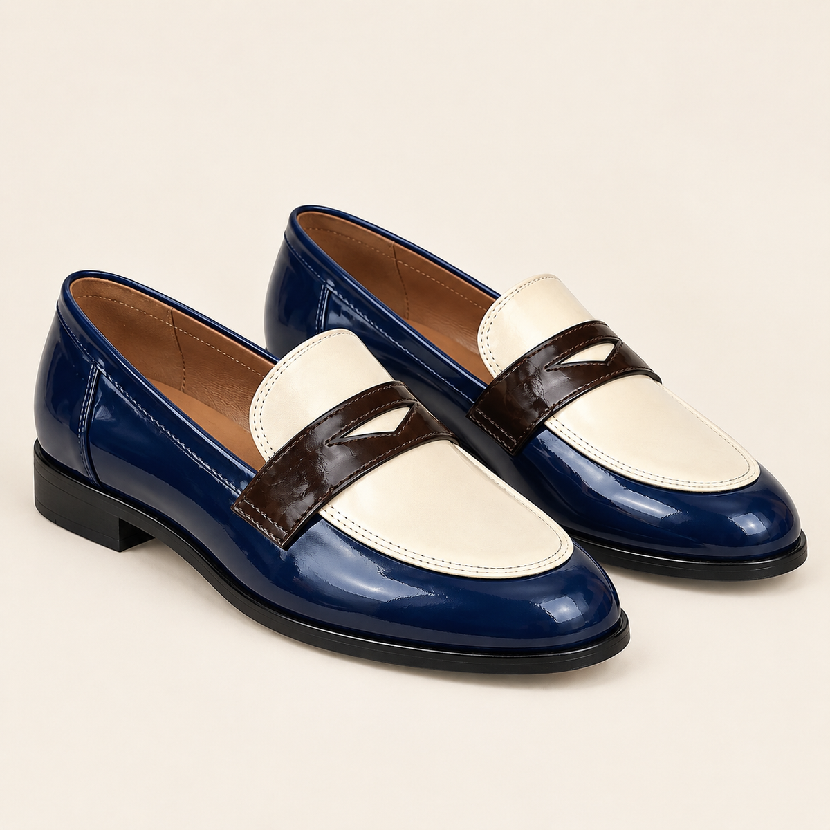 Bleu Marine et Ivoire — 01 — Paire carrée sur fond écru