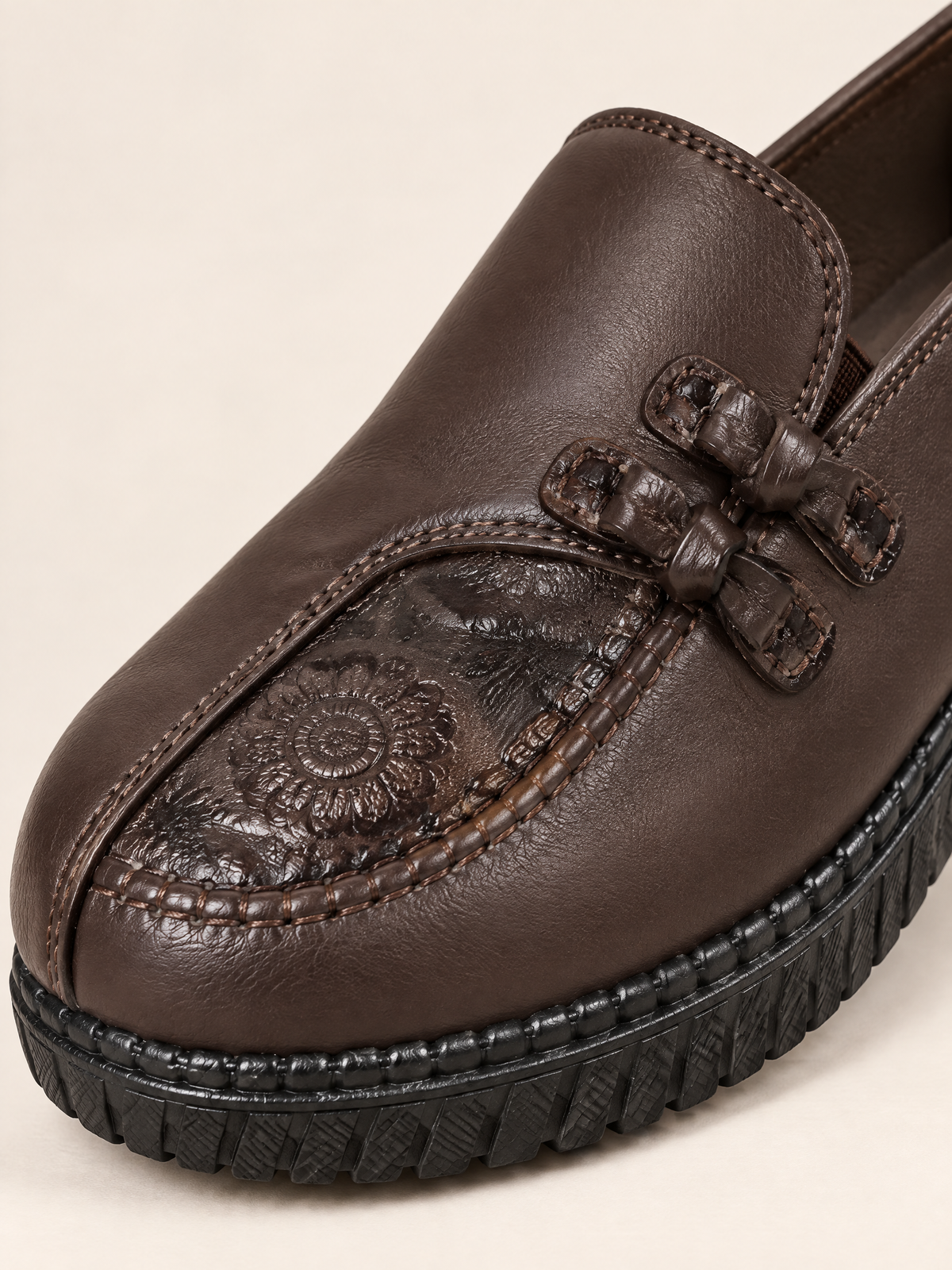 Marron foncé — 08 — Détail nœuds décoratifs et semelle noire