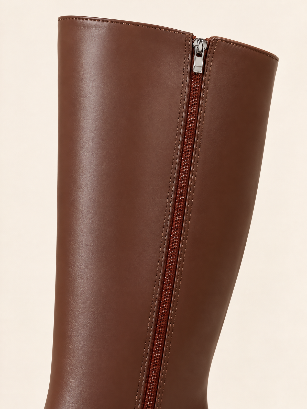 Marron — 07 — Marron — Détail zip et couture