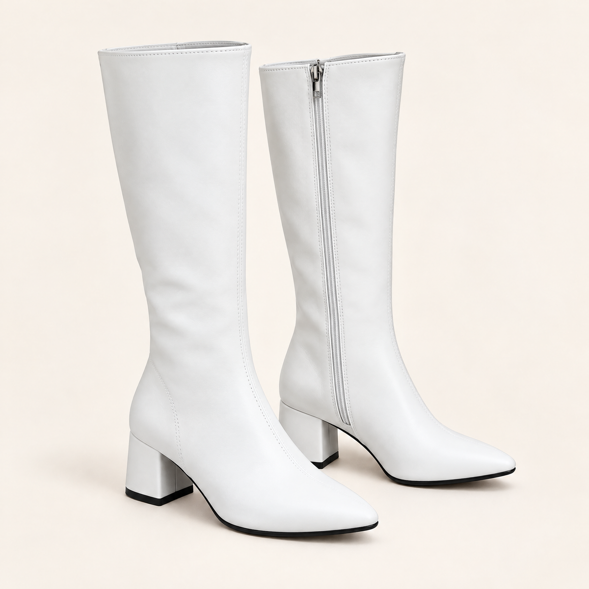 Blanc Neige — 01 — Blanc Neige — Paire carrée sur fond écru
