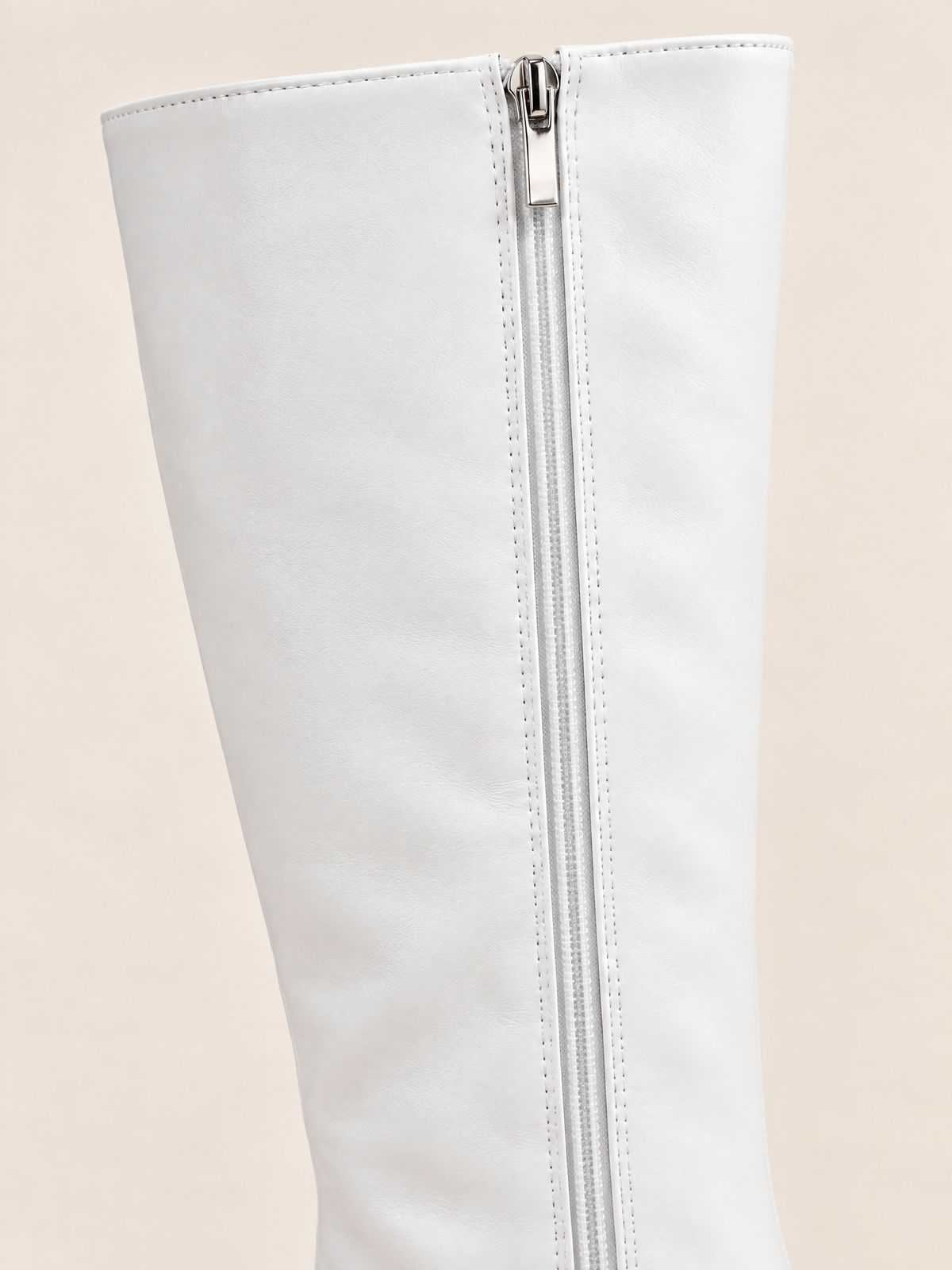 Blanc Neige — 07 — Blanc Neige — Détail zip et couture