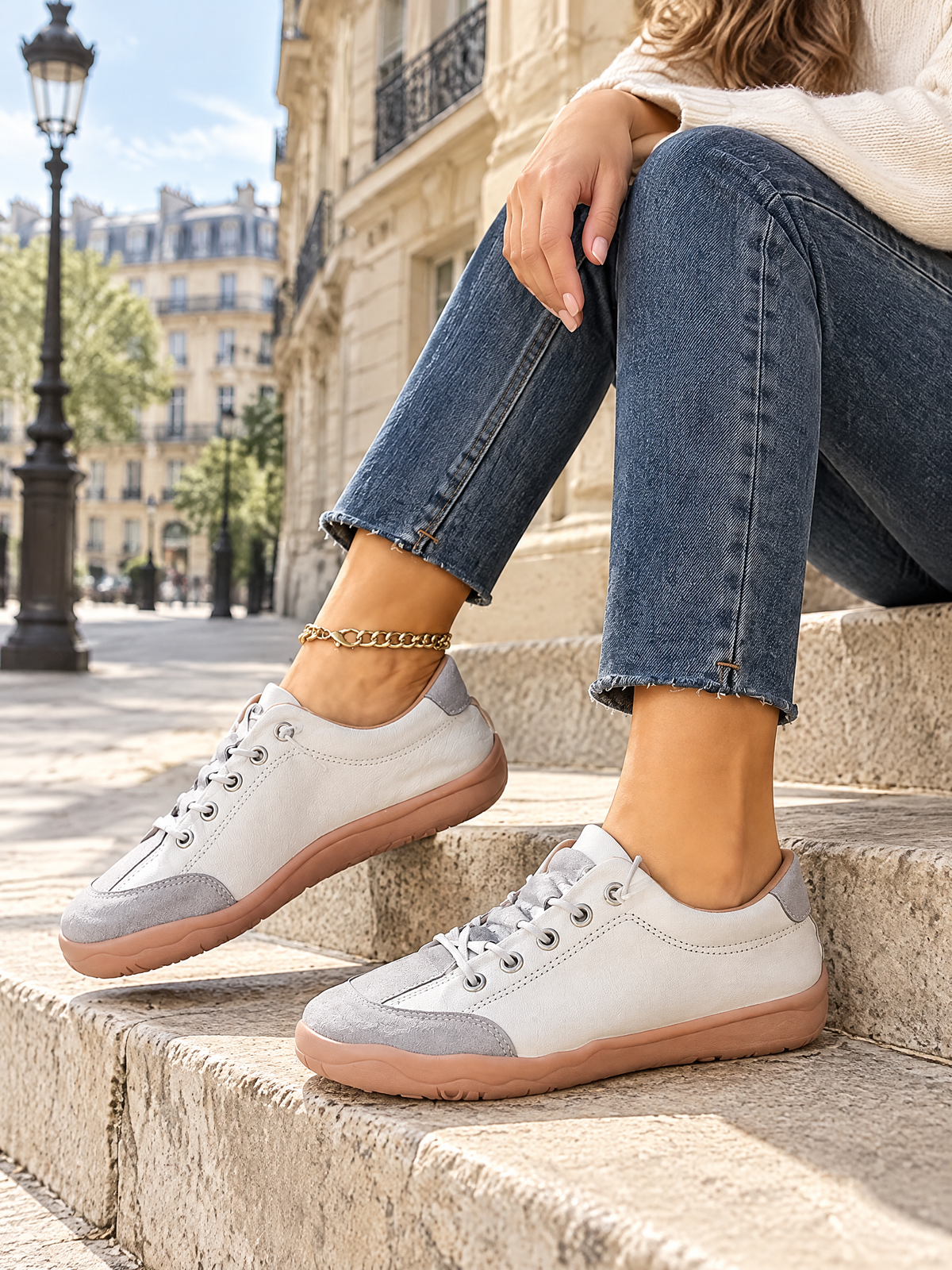 Gris Blanc — Gris Blanc 04 — Portée assise à Paris