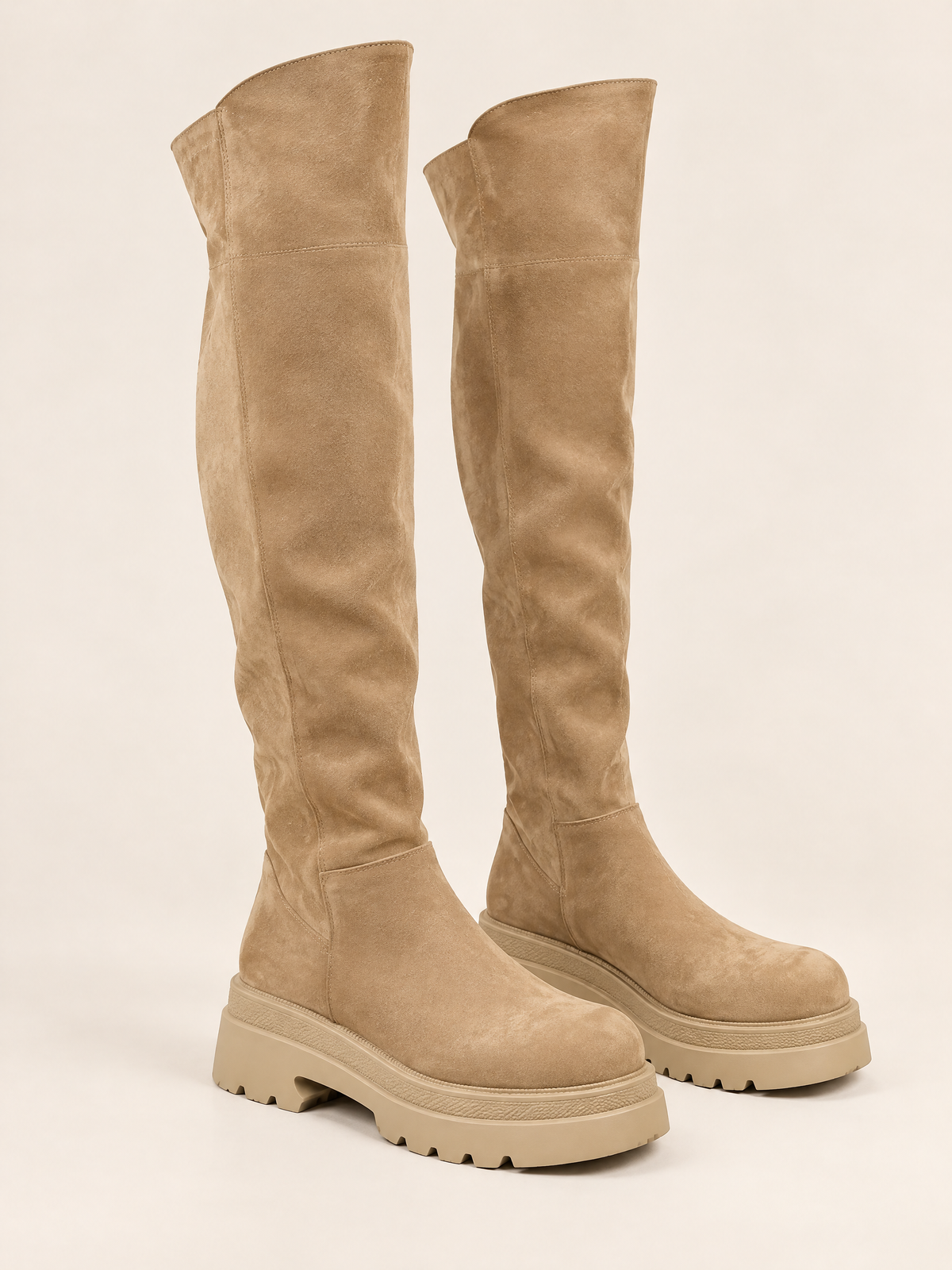 Beige Sable — 06 — Beige Sable — Trois-quarts latéral documenté