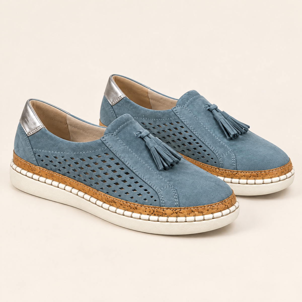 Bleu grisé — 01 — Paire carrée sur fond écru