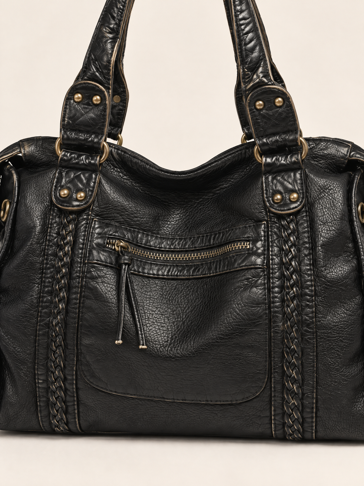Noir — 07 — Détail façade, tressages et zips