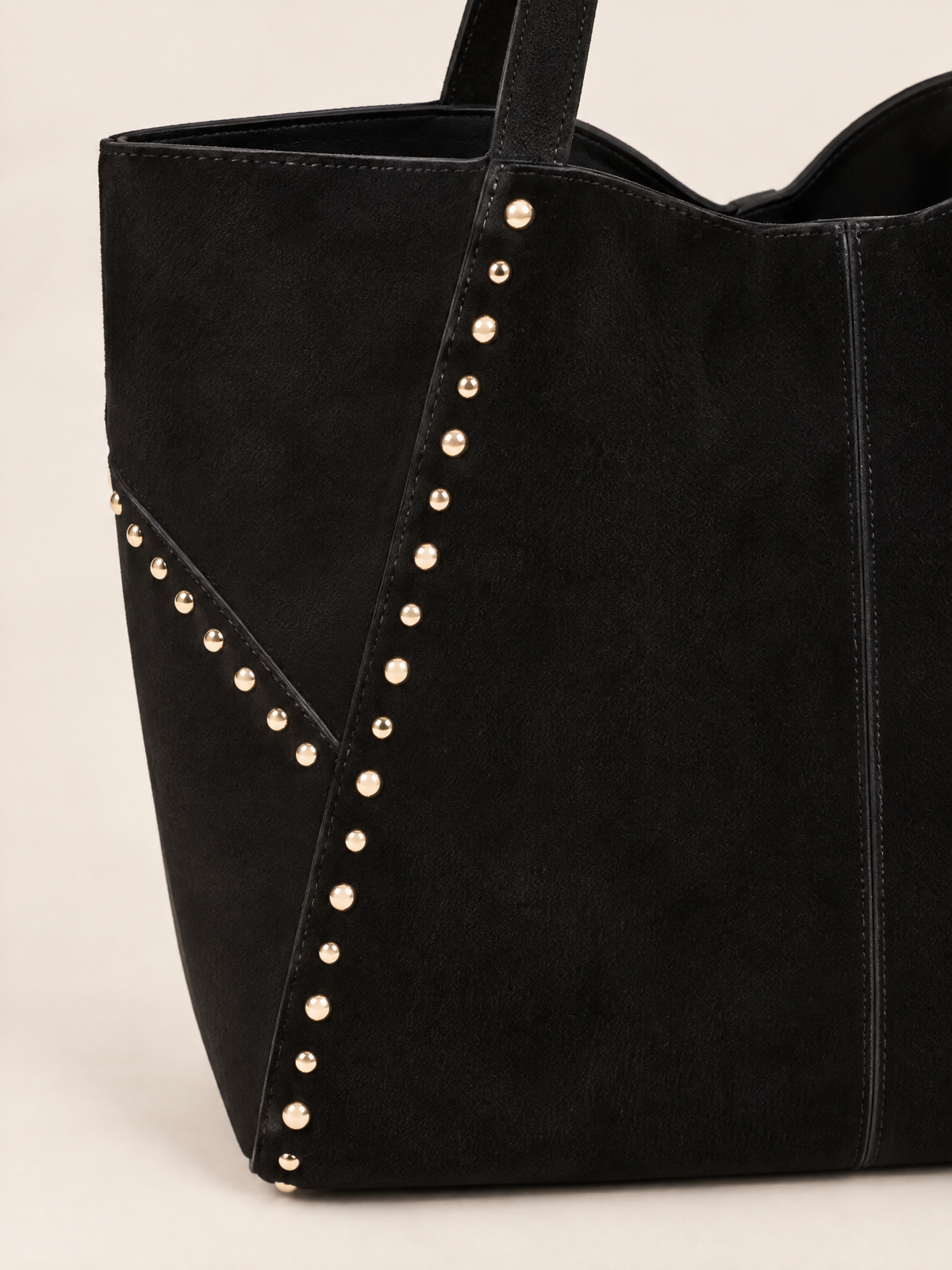 Noir — 07 - Détail clous et matière