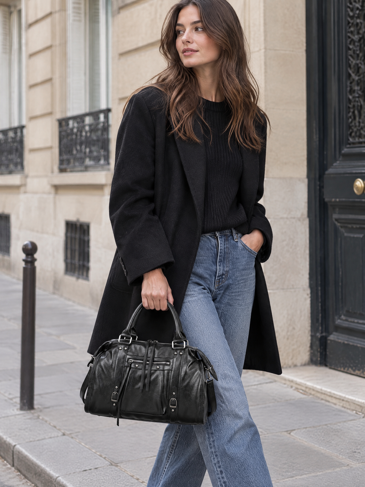 Noir — 06 — Tenu à la main à Paris