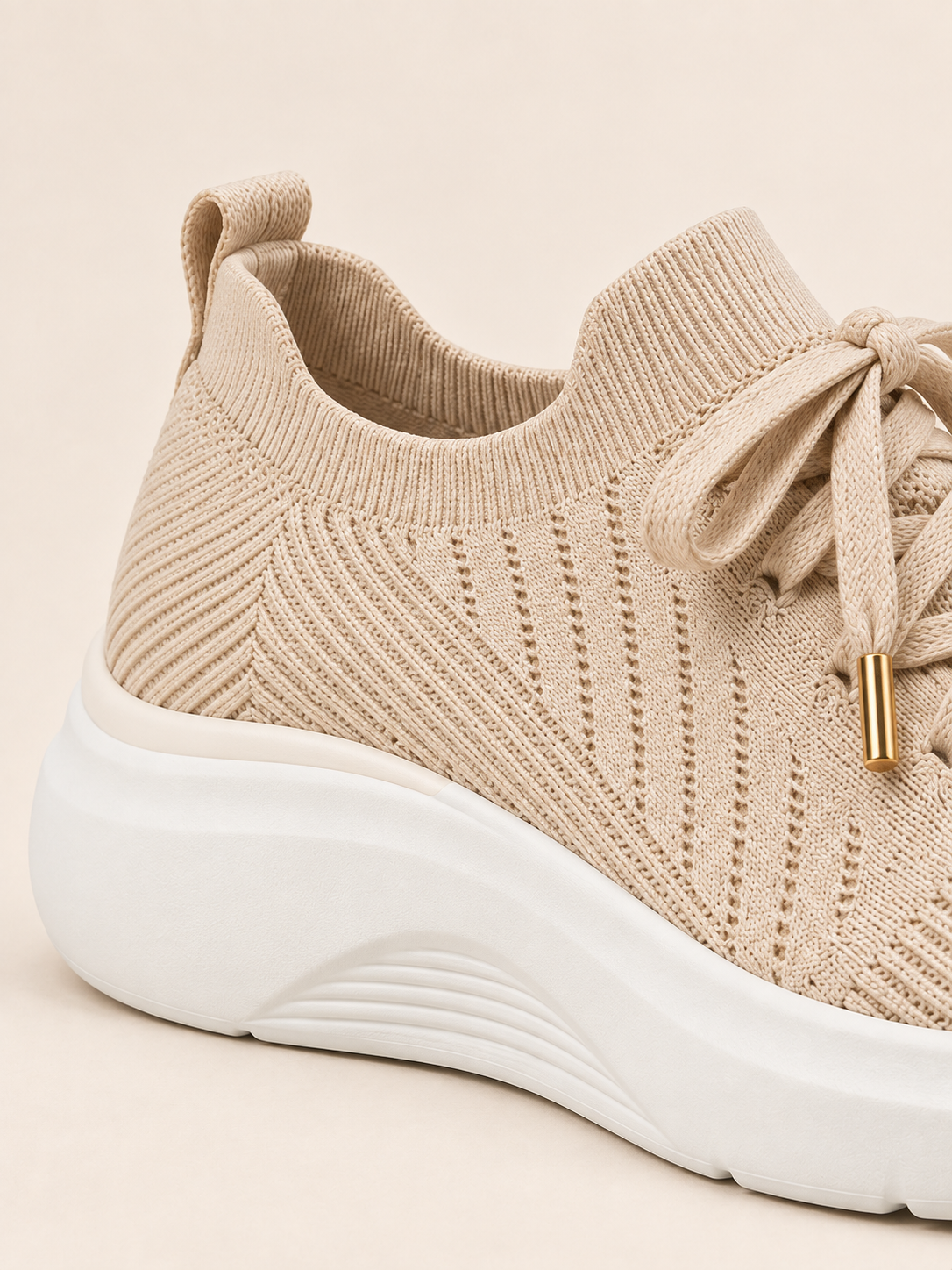 Perrine — Beige — détail du col et de la semelle