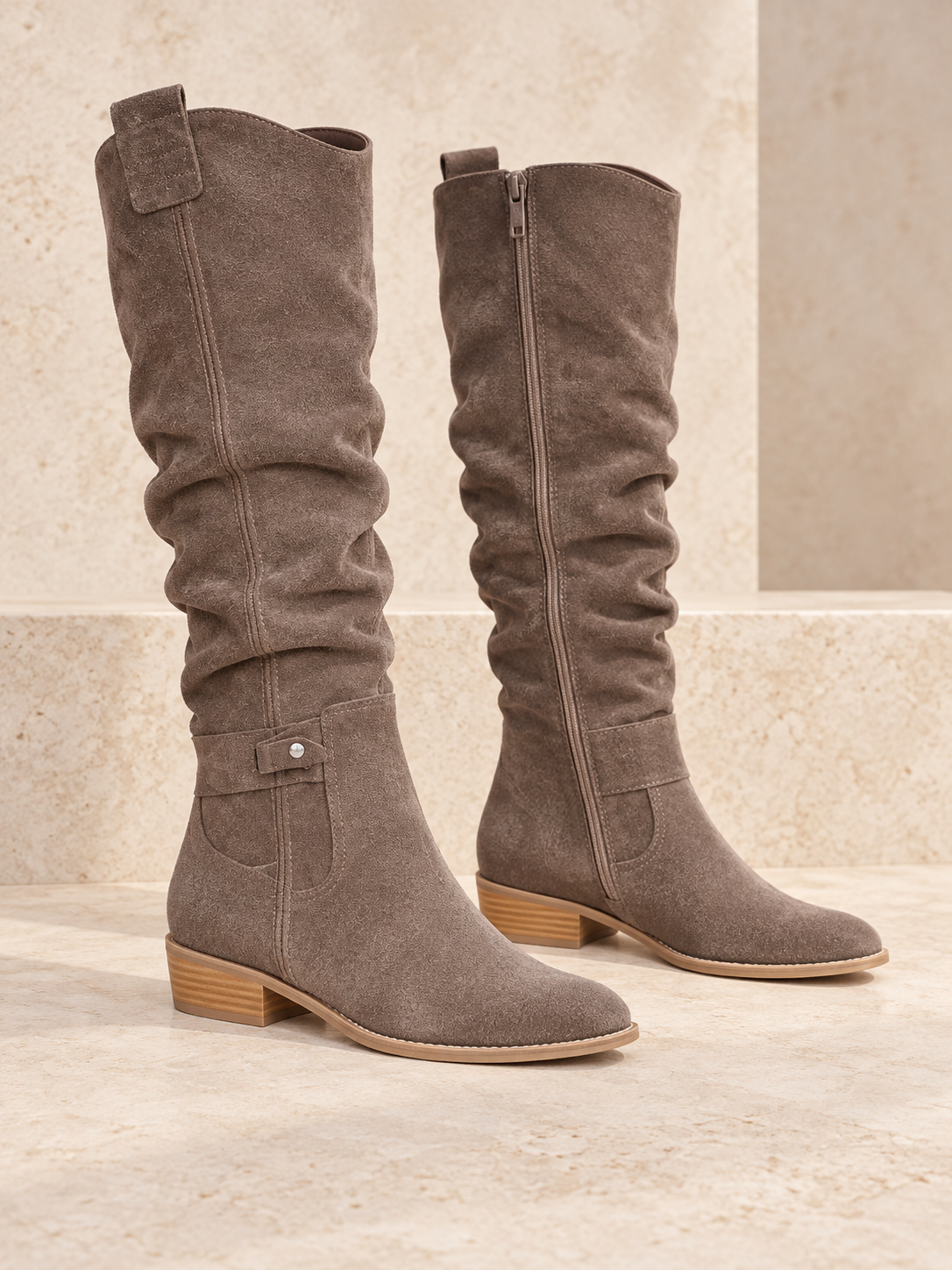 Bottes en suède à tige plissée — Émilie